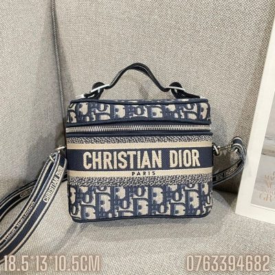 Tui xach nu Dior Travel Canvas TND08 1