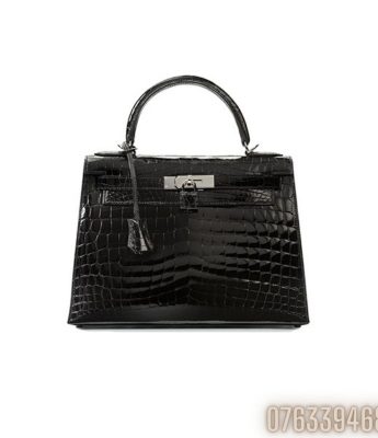 Tui xach nu Hermes Kelly da ca sau mau den