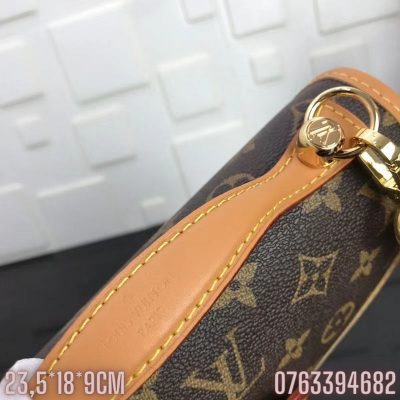 Tui xach nu Louis Vuitton hoa tiet hoa logo mau nau khoa cai phia truoc TNLV06 2