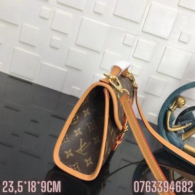 Tui xach nu Louis Vuitton hoa tiet hoa logo mau nau khoa cai phia truoc TNLV06 4