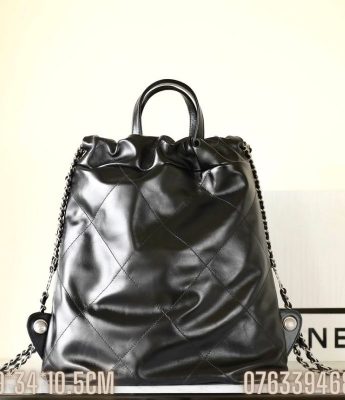 Balo nu Chanel 22 mau den logo bac BLCN04 3