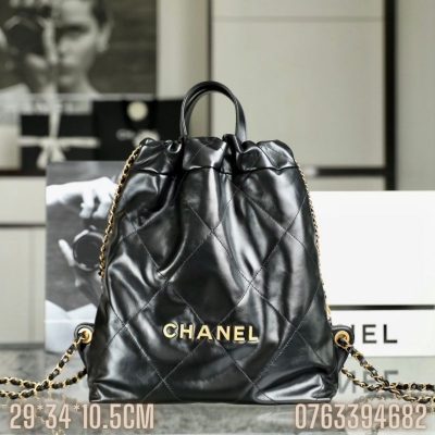 Balo nu Chanel 22 mau den logo vang BLCN05