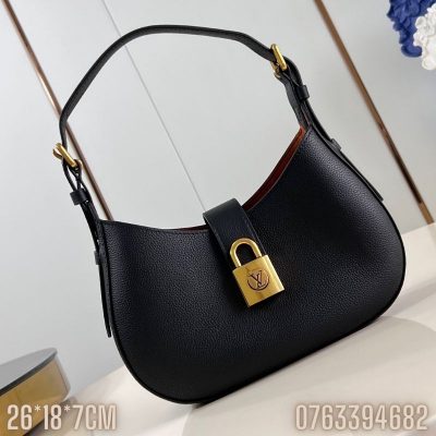 Tui nu Louis Vuitton Low key Shoulder mau den TNLV25