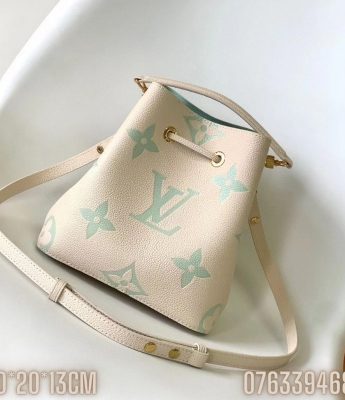 Tui nu Louis Vuitton Nano Noe trang sua hoa tiet logo xanh TNLV23 6