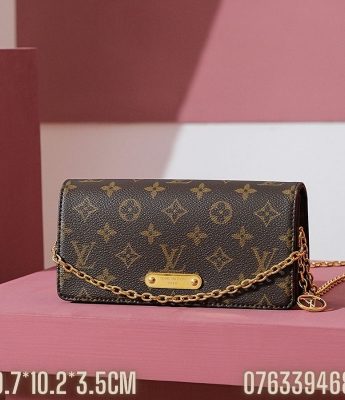 Tui nu Louis Vuitton Wallet On Chain Lily mau nau TNLV34