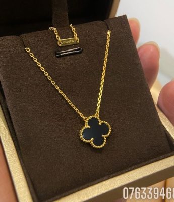 Vong co Van Cleef Arpels xa cu mau den VCVCA06 5