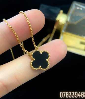 Vong co Van Cleef Arpels xa cu mau den VCVCA06 6