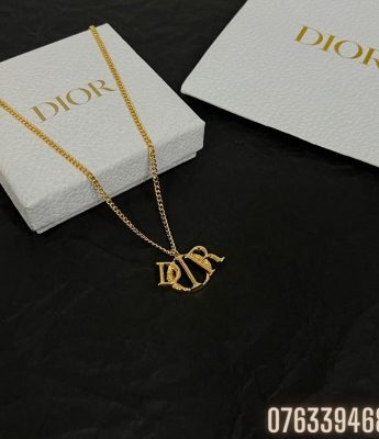 Vong co nu Dior mat logo VCD01 4