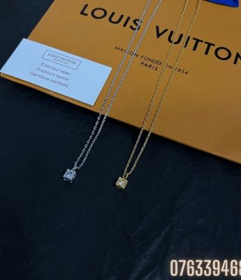 Vong co nu Louis Vuitton mat vuong dinh da VCLV04