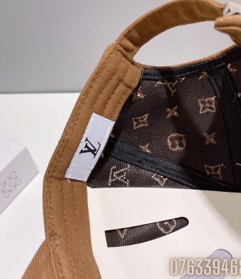 Mu Louis Vuitton luoi trai hoa tiet logo theu mau nau MNLV08 3