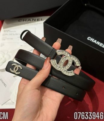 That lung nu Chanel Black Leather mat khoa logo dinh da ban 2cm TLNC06 6