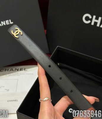 That lung nu Chanel Black Leather mat khoa logo vien dinh da ban 2cm TLNC04