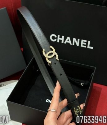 That lung nu Chanel Calfskin mat khoa logo hoa tiet hoa chim ban 2cm TLNC07 3