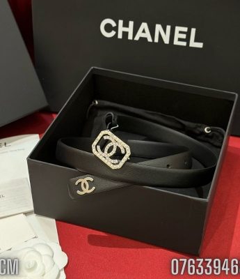 That lung nu Chanel Metal Black CC dinh da ban 2cm TLNC04