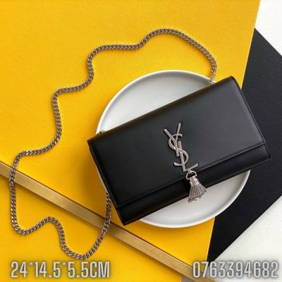 Tui nu YSL Kate Tassel Small da tron mau den logo mau bac size 24 TNYSL21 7