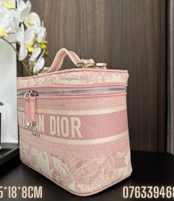 Tui xach Dior Travel Vanity mau hong TND43