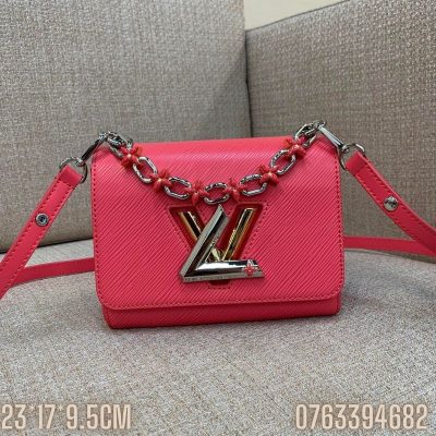 Tui xach Louis Vuitton Twist MM da Epi mau hong TNLV70