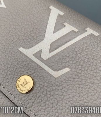 Vi nu Louis Vuitton Emilie Monogram mau ghi VNLV02 1