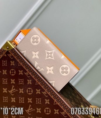 Vi nu Louis Vuitton Emilie Monogram mau ghi VNLV02 5