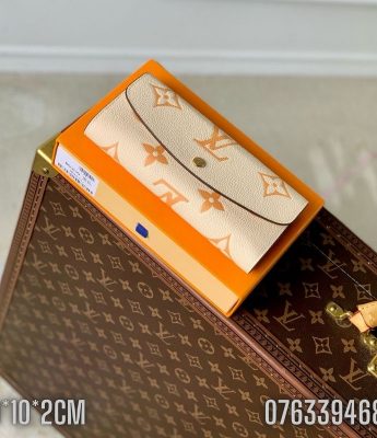 Vi nu Louis Vuitton Emilie Monogram mau vang VNLV03 2