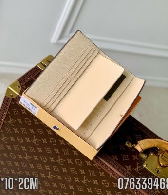 Vi nu Louis Vuitton Emilie Monogram mau vang VNLV03 9