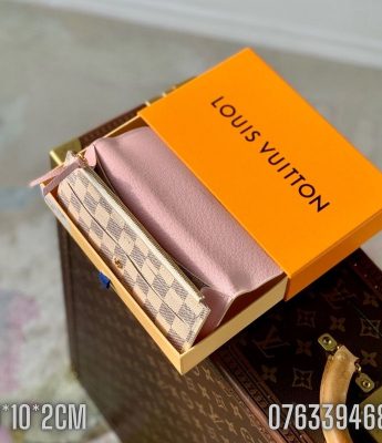 Vi nu Louis Vuitton Sarah Monogram caro trang VNLV05 1