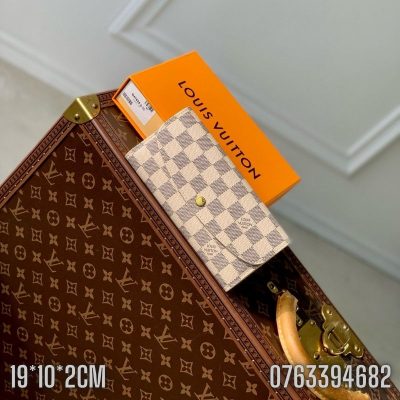 Vi nu Louis Vuitton Sarah Monogram caro trang VNLV05