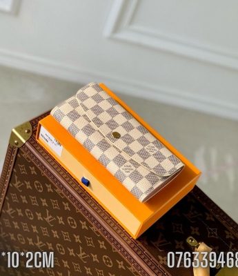 Vi nu Louis Vuitton Sarah Monogram caro trang VNLV05 5