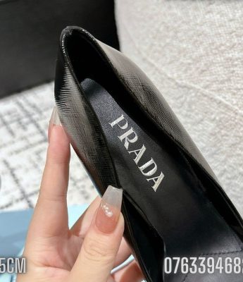 Giay cao got Prada nu tag logo mau den GNPR05 5