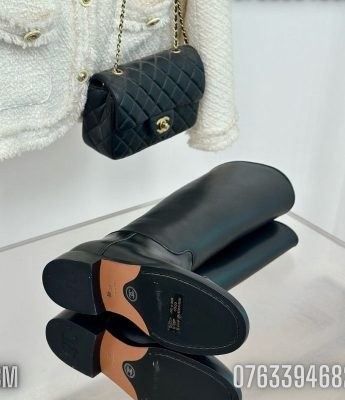 Giay nu Chanel boot cao co mau den logo chim GNC17 1