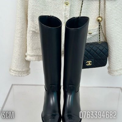 Giay nu Chanel boot cao co mau den logo chim GNC17 8