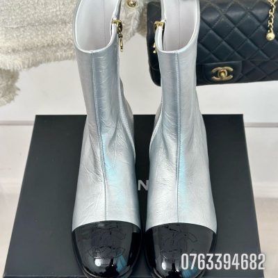 Giay nu Chanel boots co cao da mau trang GNC26 3