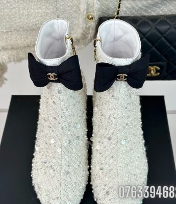 Giay nu Chanel boots co ngan dinh da mau trang GNC28 6