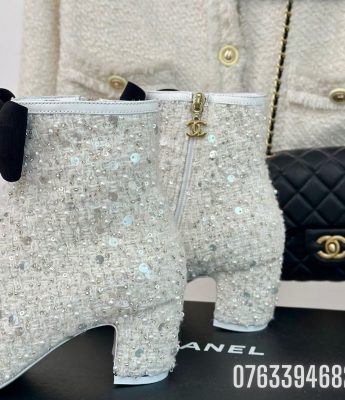 Giay nu Chanel boots co ngan dinh da mau trang GNC28 9