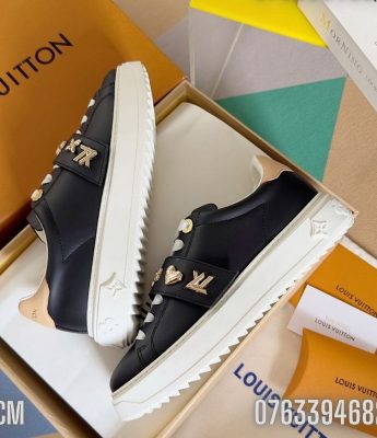 Giay nu Louis Vuitton the thao mau den tag logo GNLV02 5