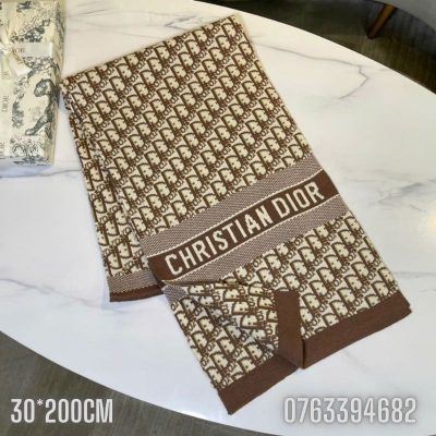 Khan choang Dior nu logo dap mau nau KCDR02 6