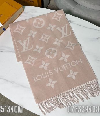 Khan choang Louis Vuitton Essential mau hong KCLV20 4