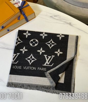 Khan choang Louis Vuitton hoa tiet hoa mau den KCLV17 5