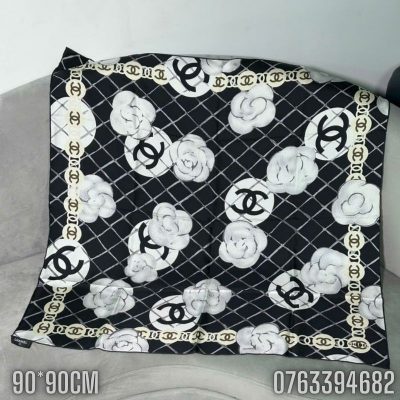 Khan lua Chanel Camellia Scarf mau den KCCN05 3