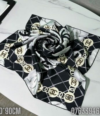 Khan lua Chanel Camellia Scarf mau den KCCN05 5