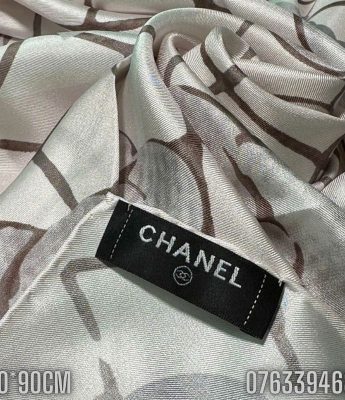 Khan lua Chanel Camellia Scarf mau hong KCCN03 5