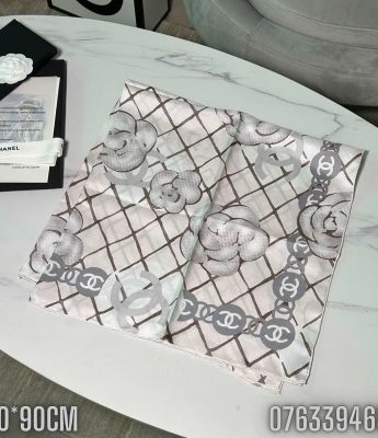 Khan lua Chanel Camellia Scarf mau hong KCCN03 6