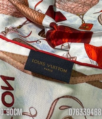 Khan lua Louis Vuitton Upand Away cam KCLV13 1