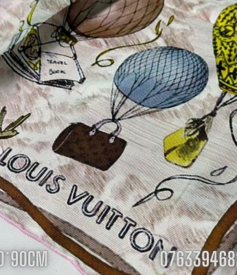 Khan lua Louis Vuitton Upand Away nau KCLV10 1