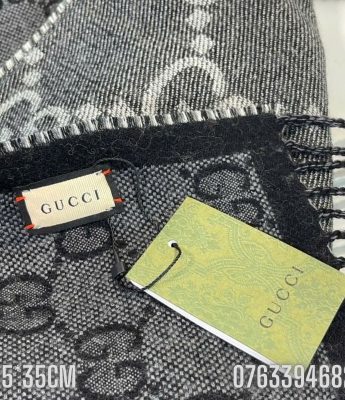 Khan quang co nu Gucci hoa tiet logo mau den KCGC07 3