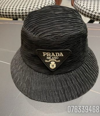 Mu nu Prada Bucket nham mau den MNPR05 2