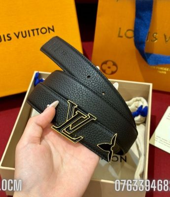 That lung nu Louis Vuitton day da nhan den khoa logo cai TLLV25 2