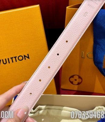 That lung nu Louis Vuitton day da nhan hong khoa logo cai TLLV24 1