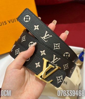 That lung nu Louis Vuitton day hoa den khoa logo vang TLLV20 4