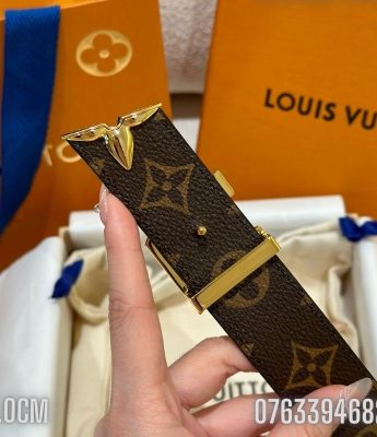 That lung nu Louis Vuitton khoa logo cai mau den TLLV17 2